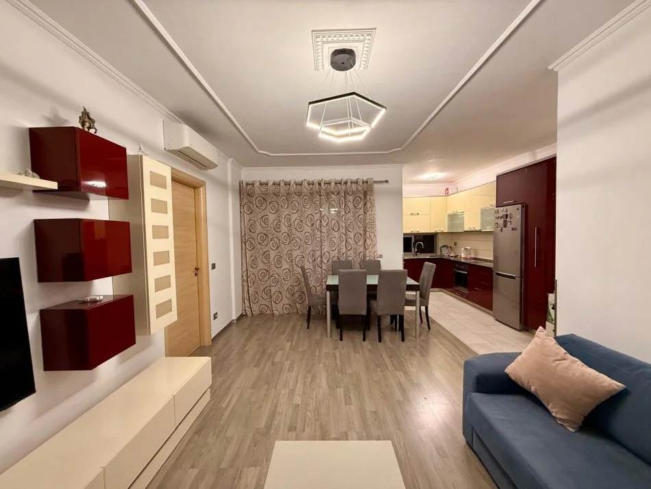 Tirane, jepet me qera apartament 2+1 Kati 4, 100 m² 600 € (RRUGA E DIBRES)