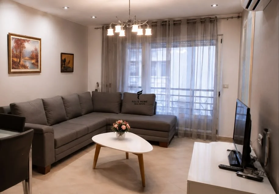 Tirane, jepet me qera apartament 2+1 Kati 4, 100 m² 700 € (21 DHJETORI)