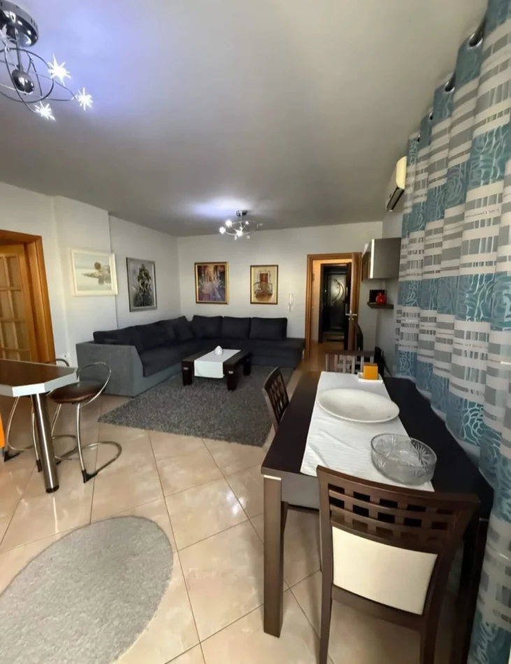 Tirane, jepet me qera apartament 2+1 Kati 4, 100 m² 700 € (Rruga Irfan Tomini)