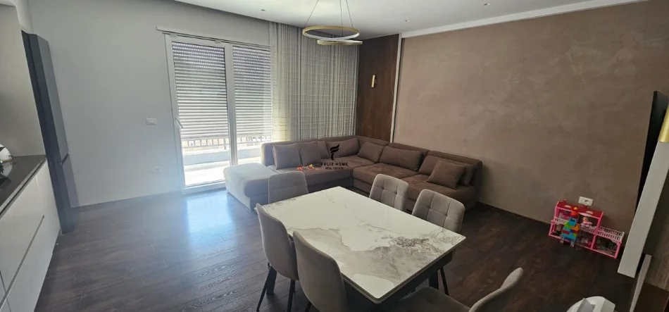 Tirane, jepet me qera apartament 2+1 Kati 4, 100 m² 950 € (DON BOSKO)