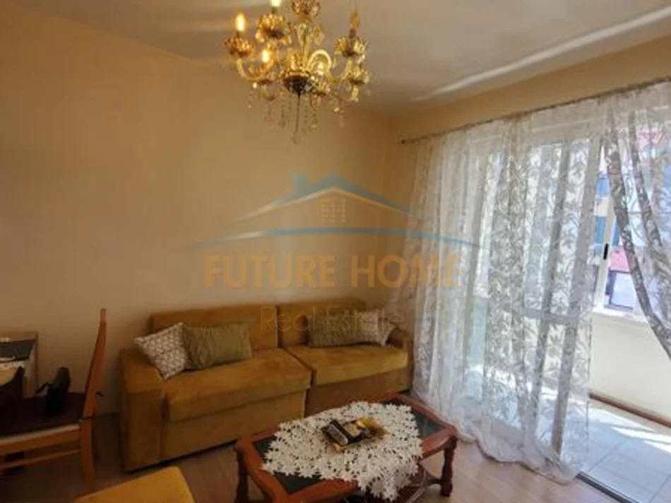 Tirane, jepet me qera apartament 2+1 Kati 4, 102 m² 600 € (Selvia)