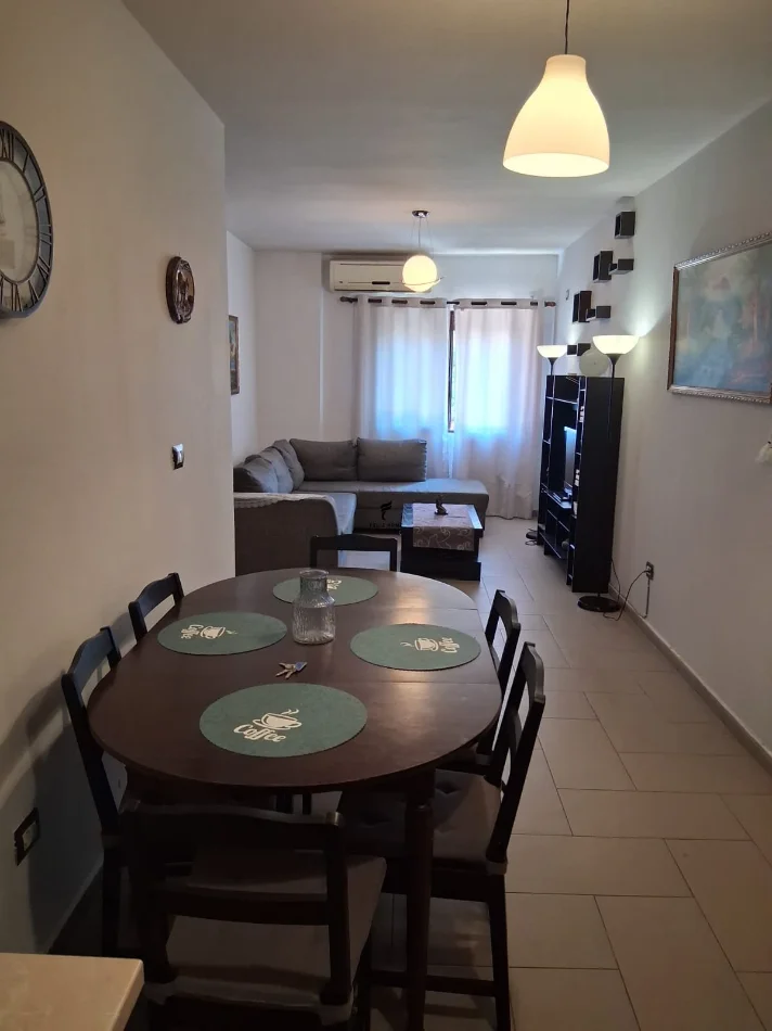 Tirane, jepet me qera apartament 2+1 Kati 4, 103 m² 650 € (MYSLYM SHYRI)