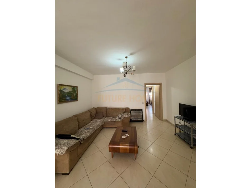Tirane, jepet me qera apartament 2+1 Kati 4, 105 m² 450 €  Astir