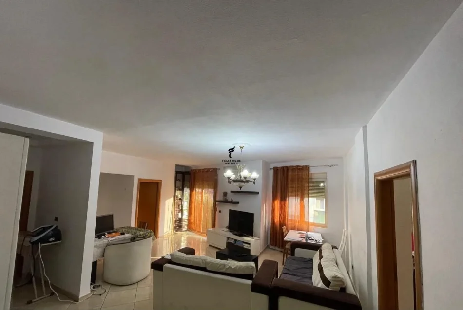 Tirane, jepet me qera apartament 2+1 Kati 4, 107 m² 600 € (KOMUNA E PARISIT)