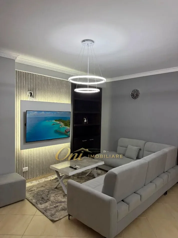 Tirane, jepet me qera apartament 2+1 Kati 4, 108 m² 750 € (KODRA E DIELLIT)