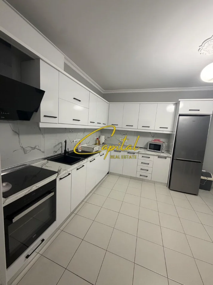 Tirane, jepet me qera apartament 2+1 Kati 4, 110 m² 58.000 leke (ASTIR)