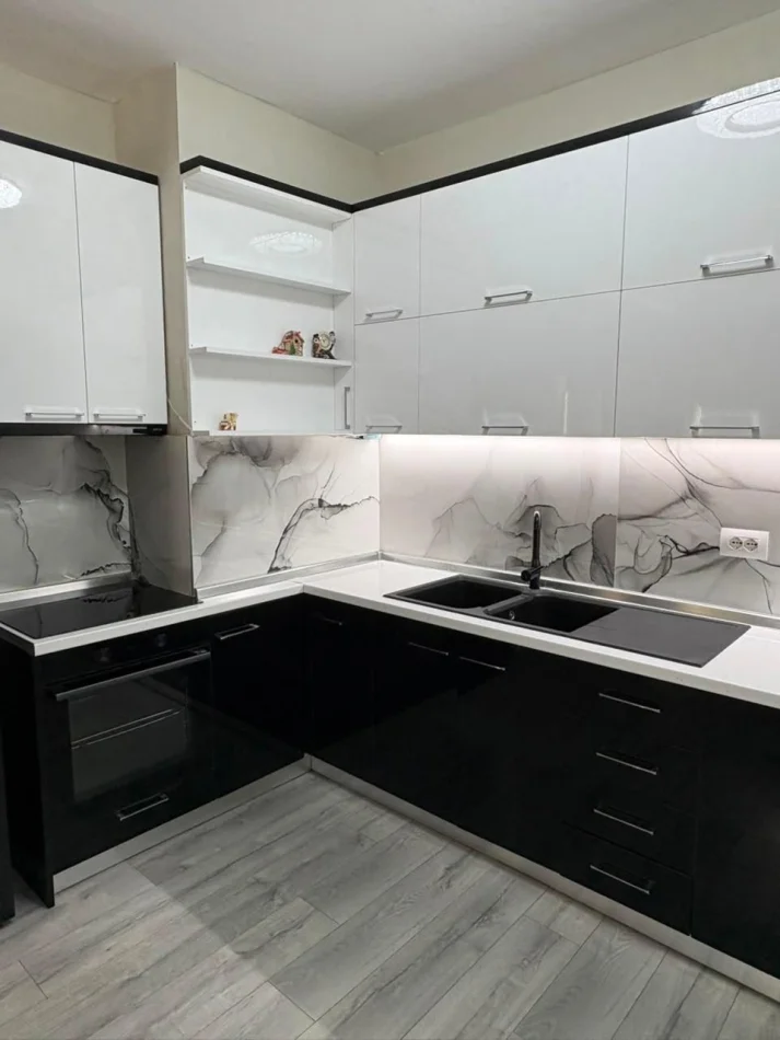 Tirane, jepet me qera apartament 2+1 Kati 4, 110 m² 700 € (American Hospital 3)