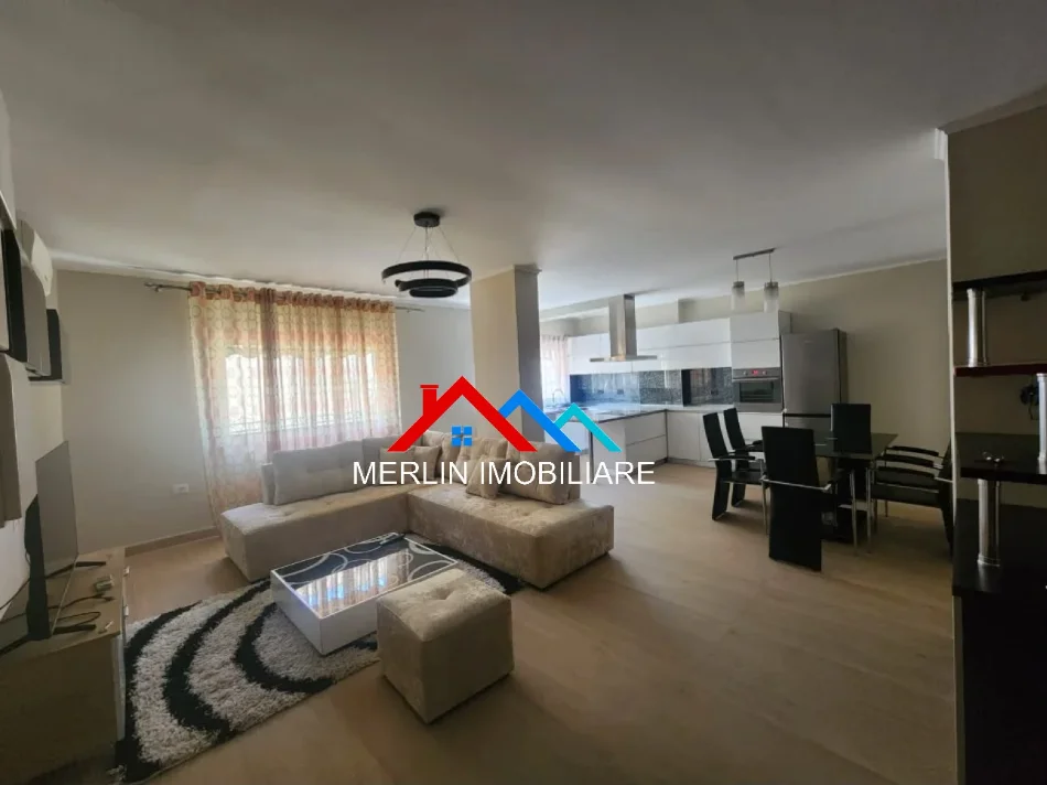 Tirane, jepet me qera apartament 2+1 Kati 4, 110 m² 861 € (Rruga Tish Dahia, Komuna Parisit)