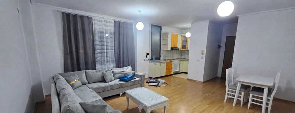 Tirane, jepet me qera apartament 2+1 Kati 4, 115 m² 500 € (YZBERISHT)