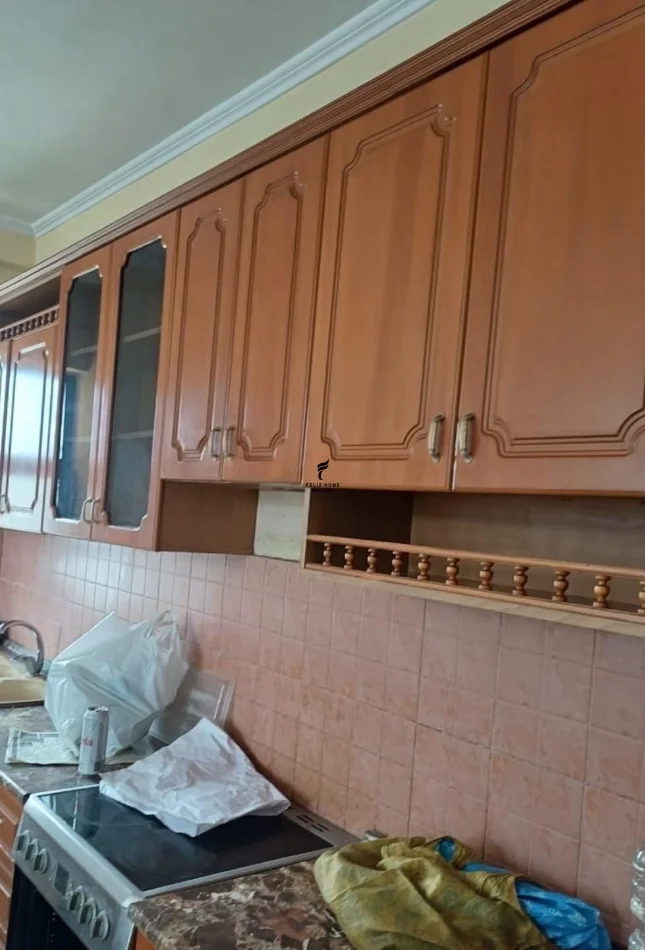 Tirane, jepet me qera apartament 2+1 Kati 4, 115 m² 600 € (21 DHJETORI)