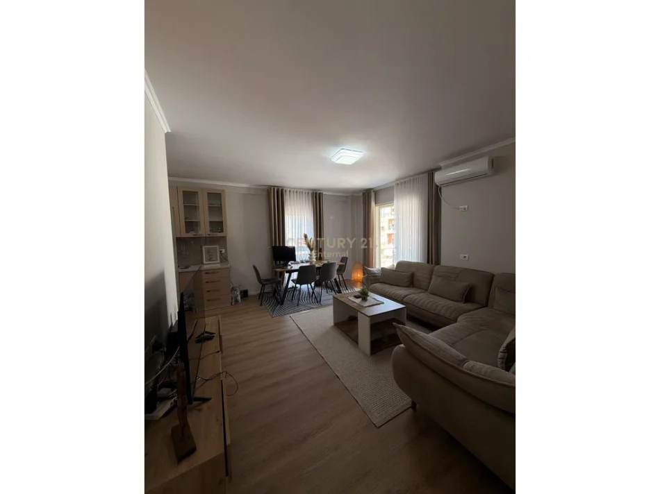 Tirane, jepet me qera apartament 2+1 Kati 4, 120 m² 750 € (mine peza)