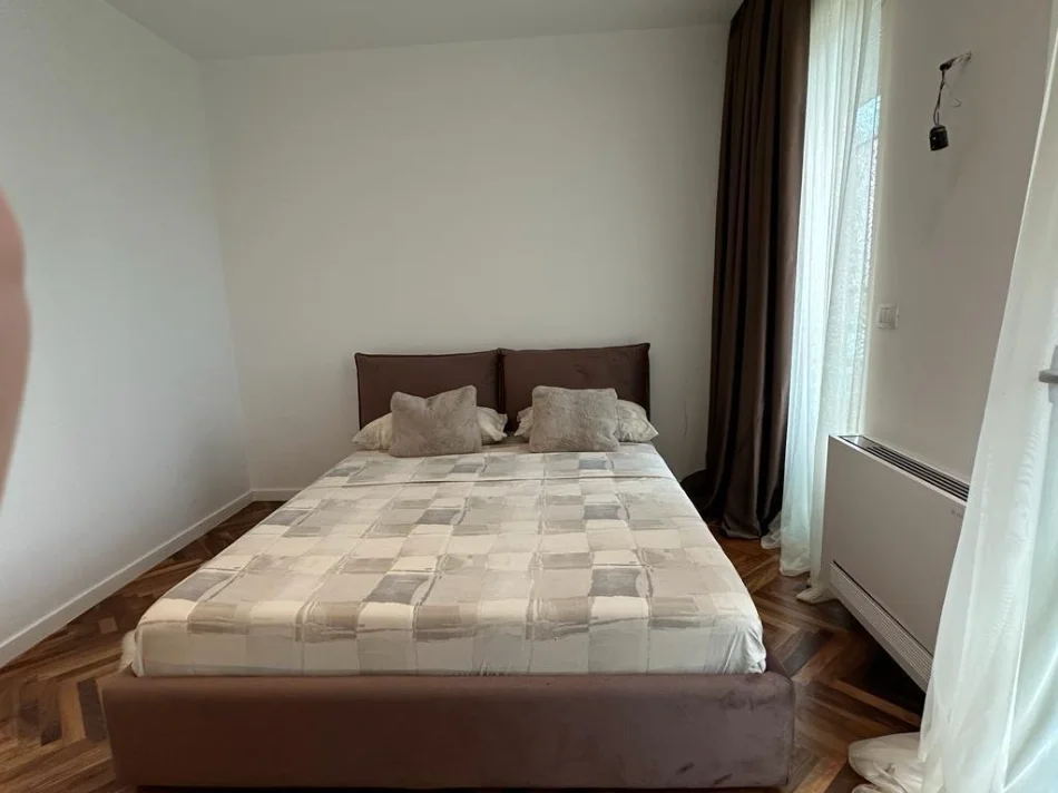 Tirane, jepet me qera apartament 2+1 Kati 4, 163 m² 750 € (kodra e diellit)
