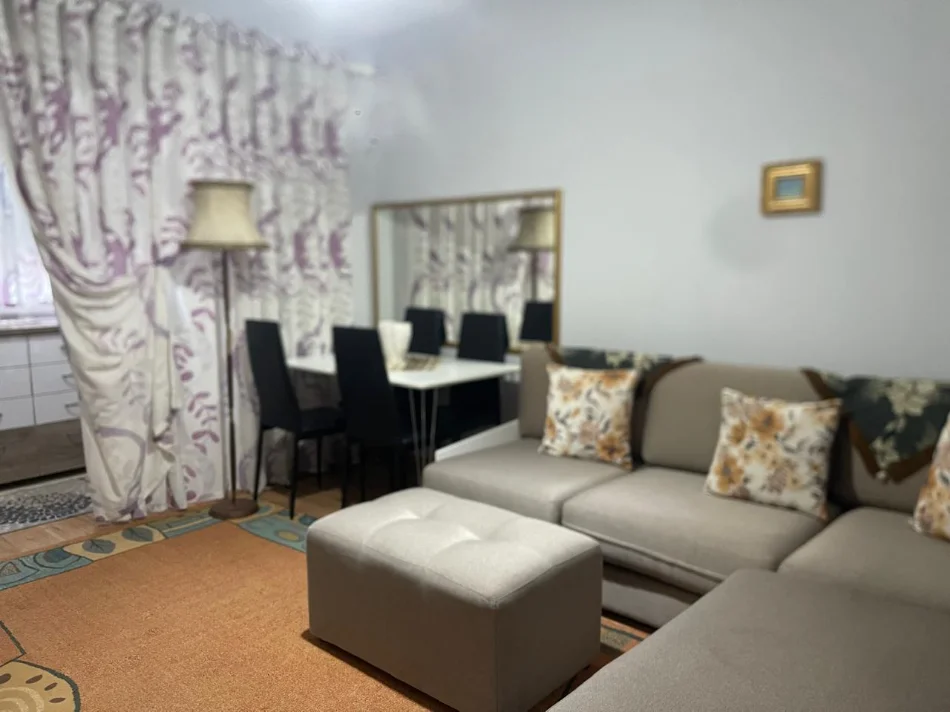 Tirane, jepet me qera apartament 2+1 Kati 4, 59 m² 600 € (Rruga e Kosovareve)