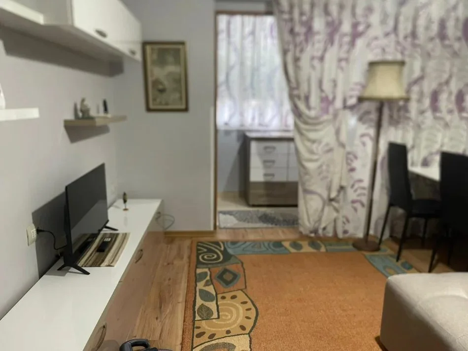 Tirane, jepet me qera apartament 2+1 Kati 4, 60 m² 600 € (Rruga E Kosovareve)
