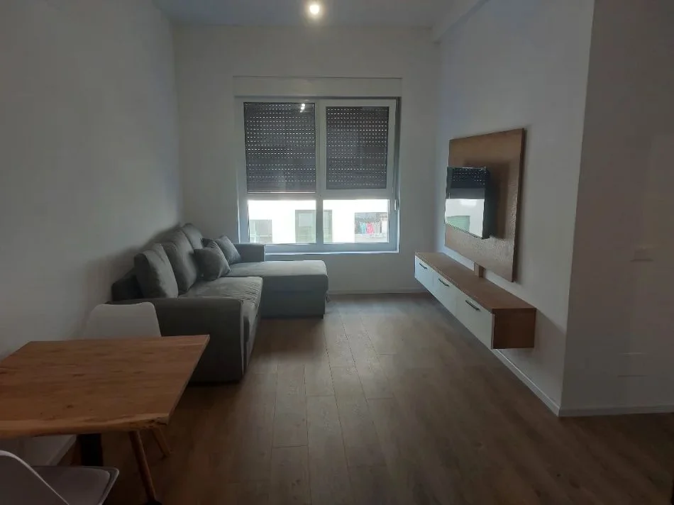 Tirane, jepet me qera apartament 2+1 Kati 4, 70 m² 500 € (KOMPLEKSI KADIU)