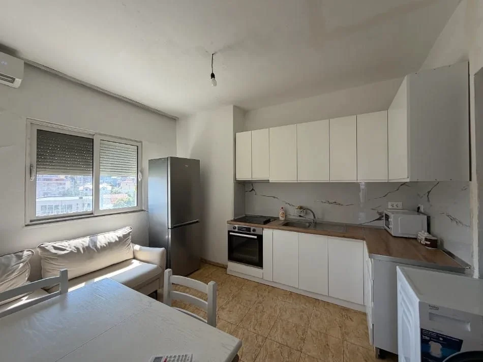 Tirane, jepet me qera apartament 2+1 Kati 4, 70 m² 600 € (Don Bosko)