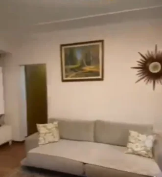 Tirane, jepet me qera apartament 2+1 Kati 4, 70 m² 650 € (BLLOKU)