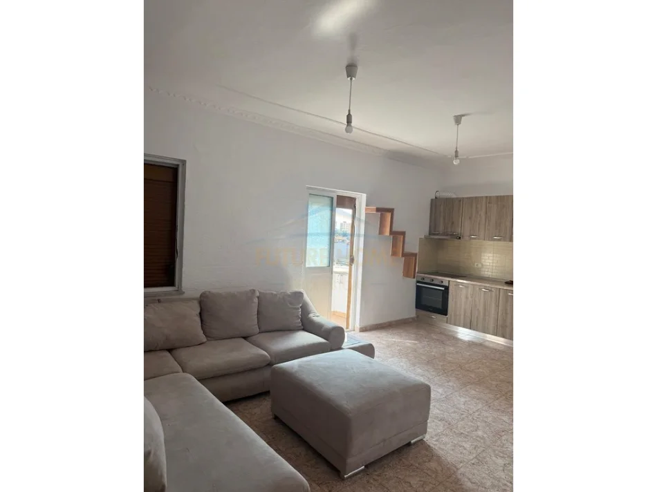 Tirane, jepet me qera apartament 2+1 Kati 4, 73 m² 450 € (RRUA E DIBRES)