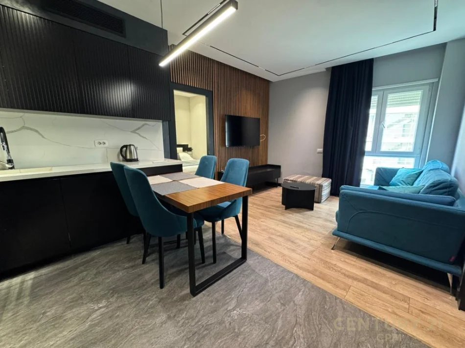 Tirane, jepet me qera apartament 2+1 Kati 4, 75 m² 1.300 € (Rruga barrikadave)