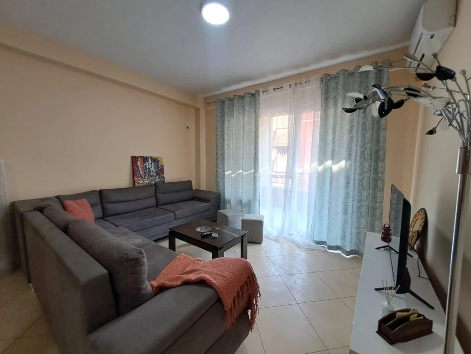 Tirane, jepet me qera apartament 2+1 Kati 4, 75 m² 550 € (KODRA E DIELLIT)