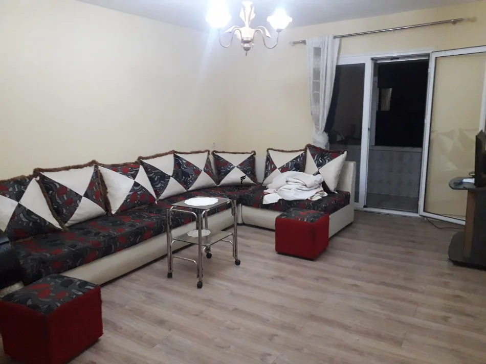 Tirane, jepet me qera apartament 2+1 Kati 4, 80 m² 470 € (JORDAN MISJA)