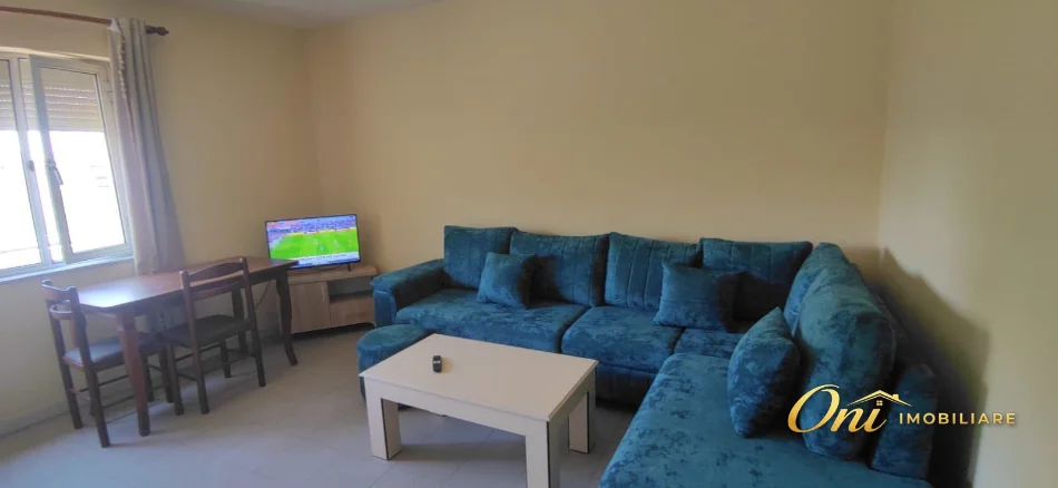 Tirane, jepet me qera apartament 2+1 Kati 4, 80 m² 550 € (BULEVARDI ZOGU I PARE)