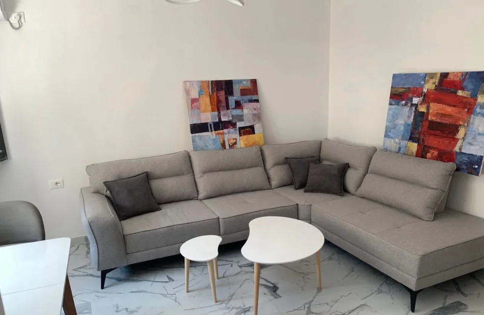 Tirane, jepet me qera apartament 2+1 Kati 4, 80 m² 580 € (Bulevardi Zhan d\’Ark)