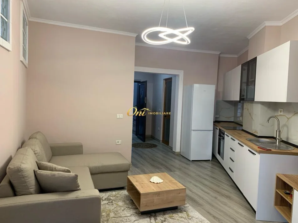 Tirane, jepet me qera apartament 2+1 Kati 4, 80 m² 600 € (DON BOSKO)