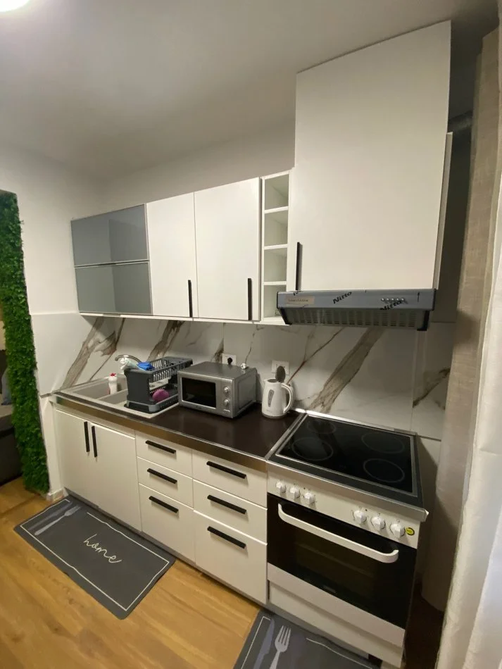 Tirane, jepet me qera apartament 2+1 Kati 4, 80 m² 600 € (Rruga Mine Peza)
