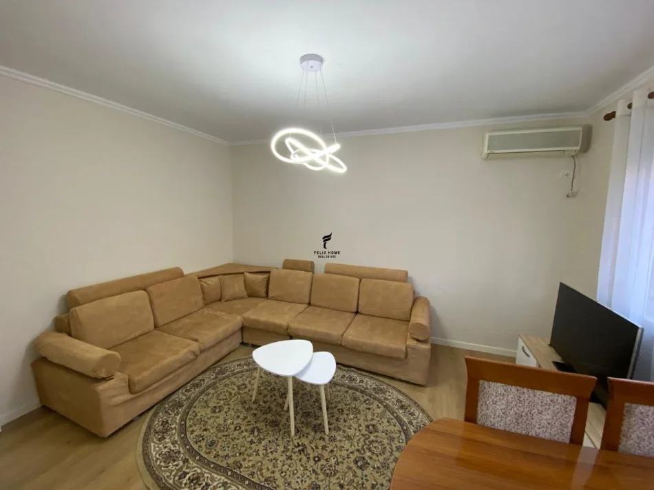 Tirane, jepet me qera apartament 2+1 Kati 4, 80 m² 650 € (MYSLYM SHYRI)