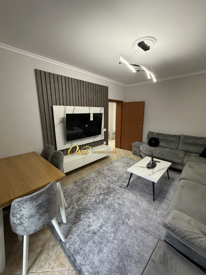 Tirane, jepet me qera apartament 2+1 Kati 4, 80 m² 700 € (RRUGA E DURRESIT)
