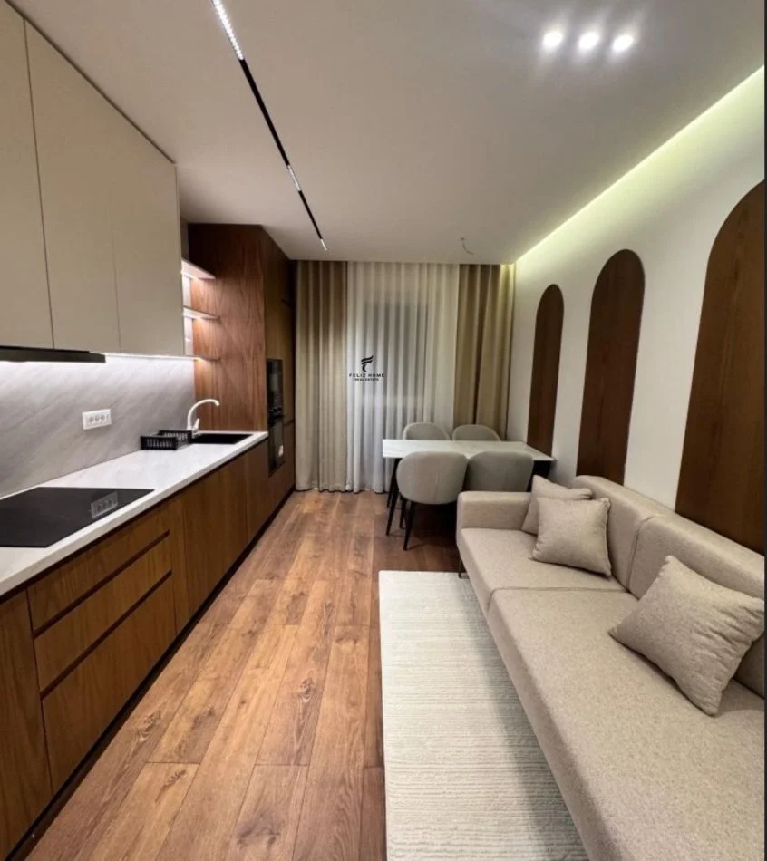 Tirane, jepet me qera apartament 2+1 Kati 4, 80 m² 900 € (OXHAKU)