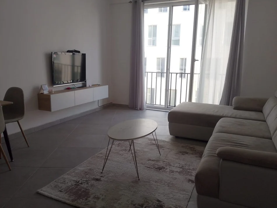 Tirane, jepet me qera apartament 2+1 Kati 4, 85 m² 500 € (Rruga 5 Maji)