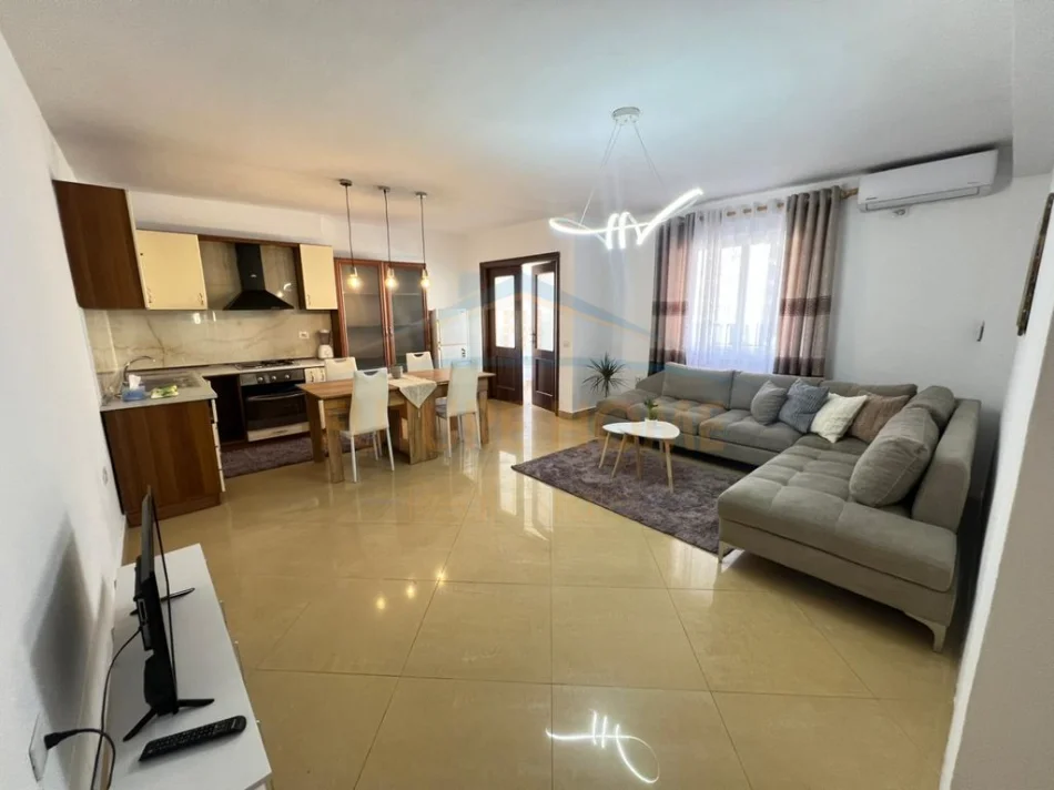 Tirane, jepet me qera apartament 2+1 Kati 4, 85 m² 700 € (Rruga Bardhok Biba)