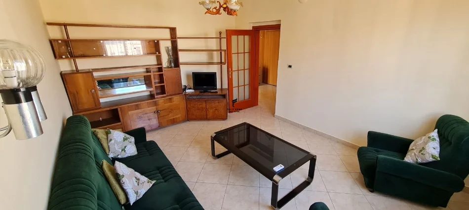 Tirane, jepet me qera apartament 2+1 Kati 4, 87 m² 500 € (PAZARI I RI)