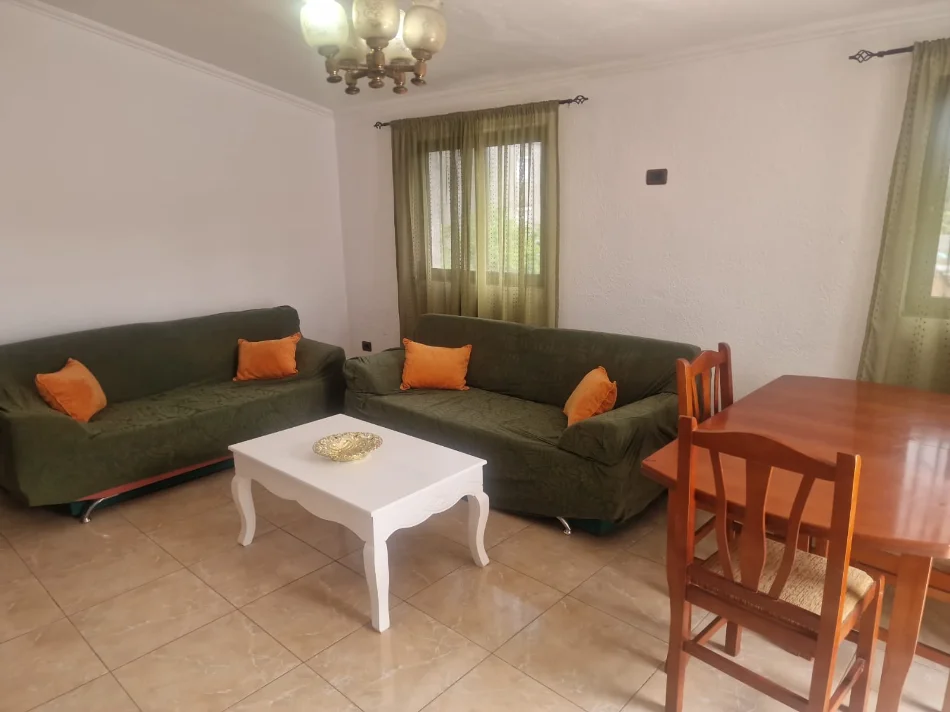 Tirane, jepet me qera apartament 2+1 Kati 4, 90 m² 450 € (Rruga e durresit)