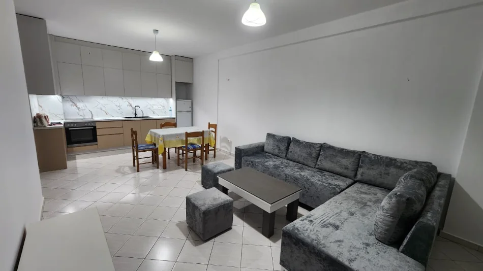 Tirane, jepet me qera apartament 2+1 Kati 4, 90 m² 550 € (Astir)