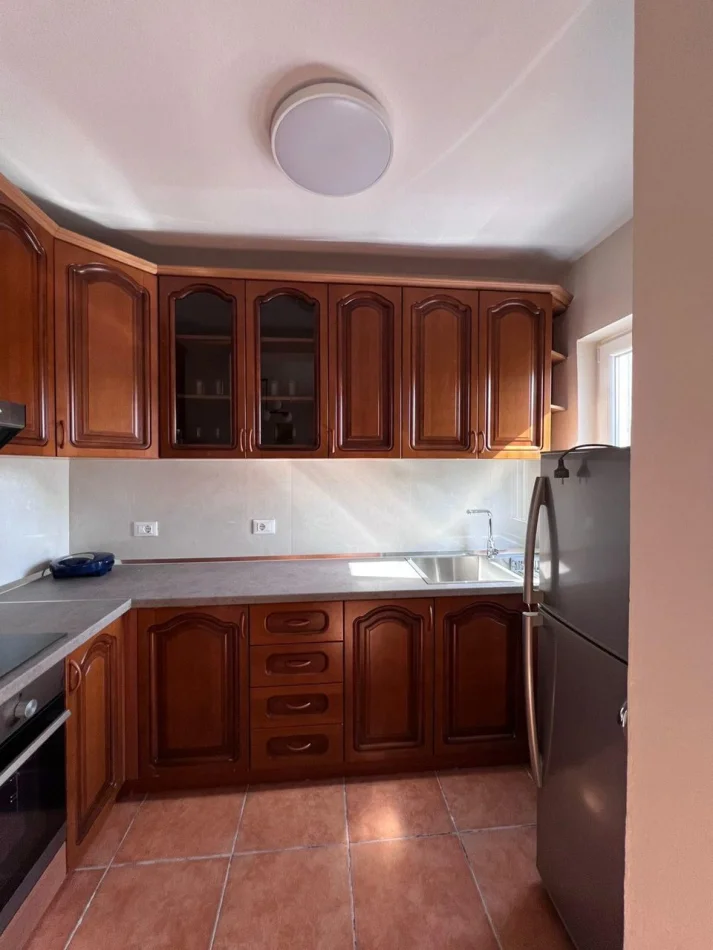 Tirane, jepet me qera apartament 2+1 Kati 4, 90 m² 600 € (Qytet Studenti)