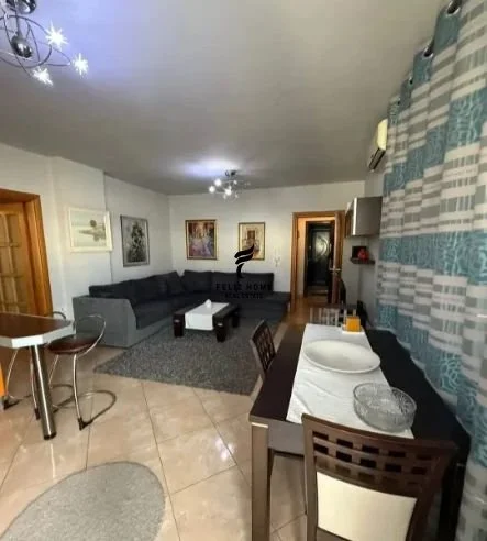 Tirane, jepet me qera apartament 2+1 Kati 4, 90 m² 650 € (ISH PARKU)