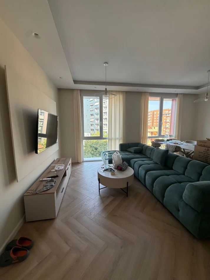 Tirane, jepet me qera apartament 2+1 Kati 4, 90 m² 700 € (Farmacia 10)