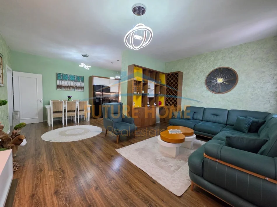 Tirane, jepet me qera apartament 2+1 Kati 4, 97 m² 730 € (Fresku)