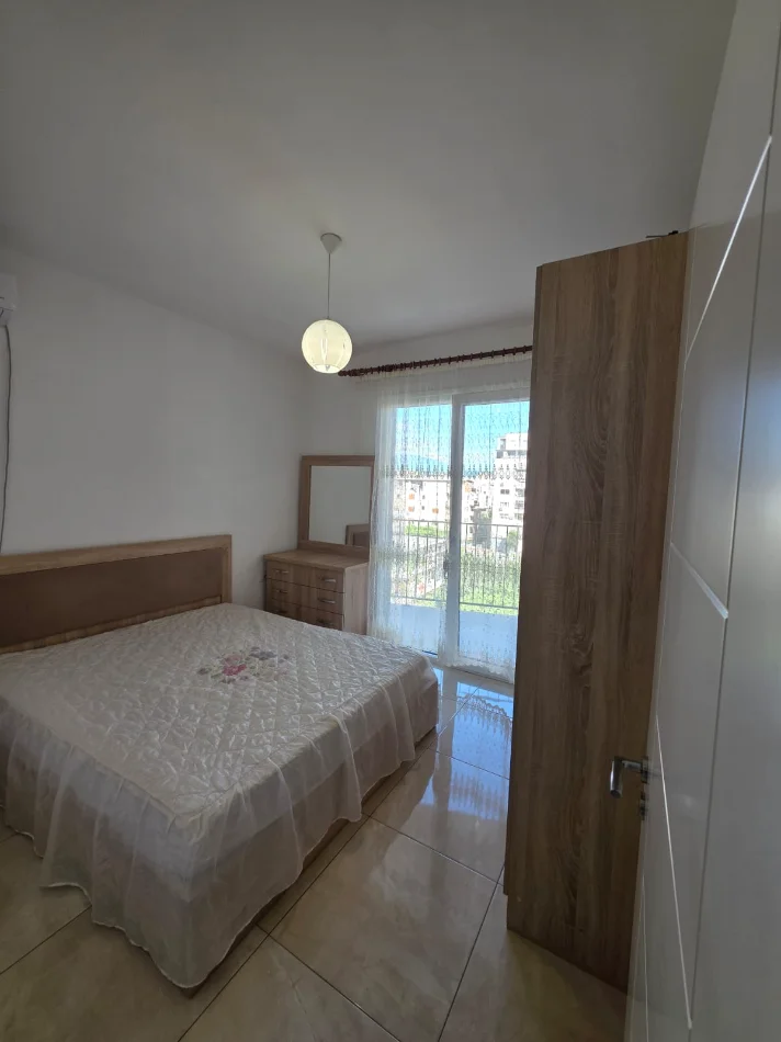 Tirane, jepet me qera apartament 2+1 Kati 4, Mobiluar, Çmimi 45.000 Lekë të Reja,( tek Kompleksi Jolla, Astir, Tiranë)