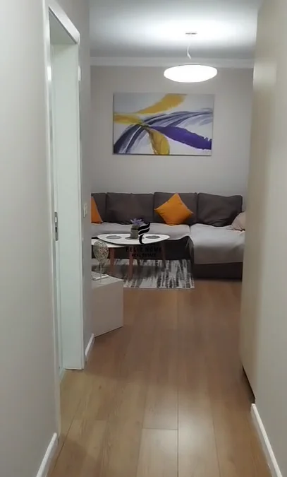Tirane, jepet me qera apartament 2+1 Kati 5, 100 m² 700 € (ISH STACIONI TRENIT)