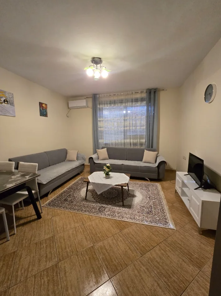 Tirane, jepet me qera apartament 2+1 Kati 5, 100 m² 800 € (RRUGA E KOSOVAREVE)