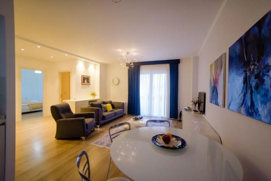 Tirane, jepet me qera apartament 2+1 Kati 5, 105 m² 900 € (900 €/muaj)
