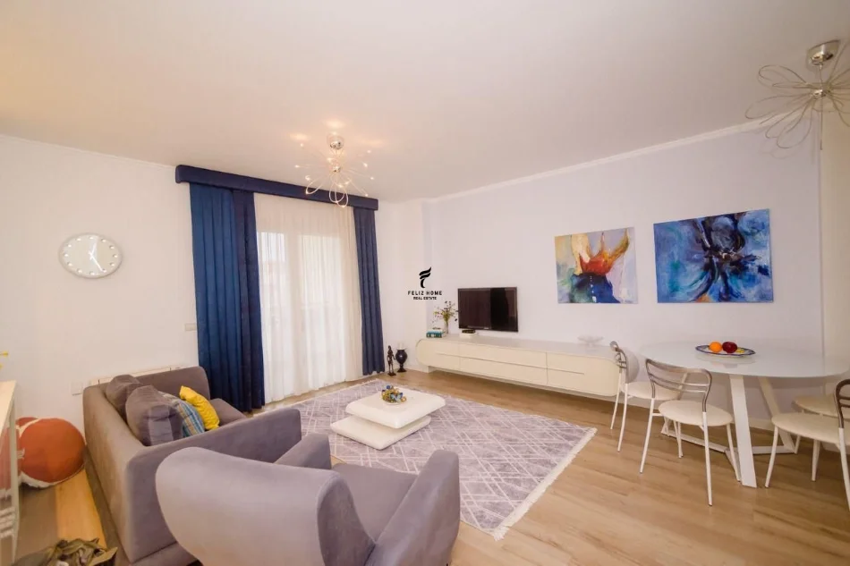 Tirane, jepet me qera apartament 2+1 Kati 5, 105 m² 900 € (BULEVARDI BAJRAM CURRI)