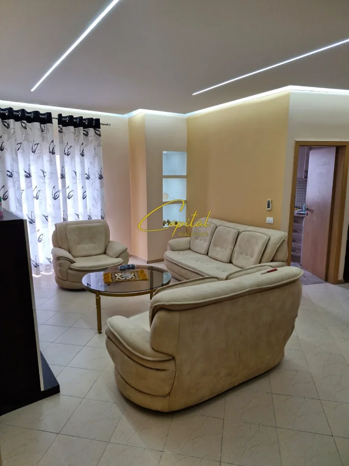 Tirane, jepet me qera apartament 2+1 Kati 5, 106 m² 750 € (KOMUNA E PARISIT)