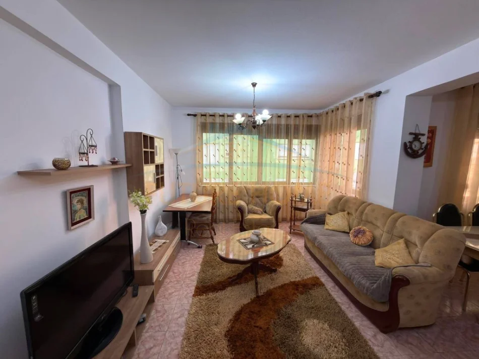 Tirane, jepet me qera apartament 2+1 Kati 5, 109 m² 900 € (BLLOKU)