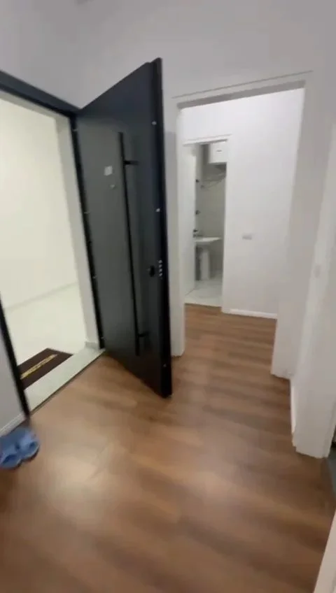 Tirane, jepet me qera apartament 2+1 Kati 5, 110 m² 450 € (KAMEZ)