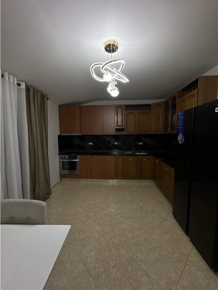 Tirane, jepet me qera apartament 2+1 Kati 5, 110 m² 500 € (KODRA E PRIFTIT)